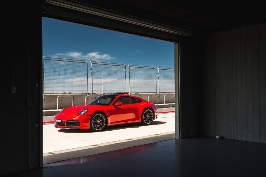  Porsche 911 Carrera S (992) 2019 года  (AU) (фото 16 из 40)
